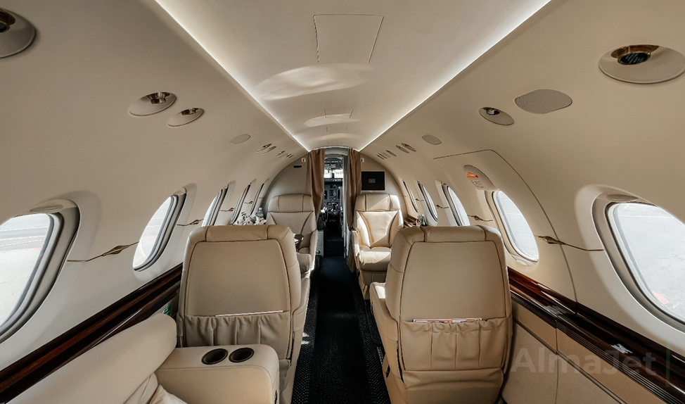 Hawker 800 XP